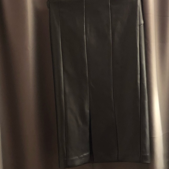 Faux leather pencil skirt - Picture 2 of 2